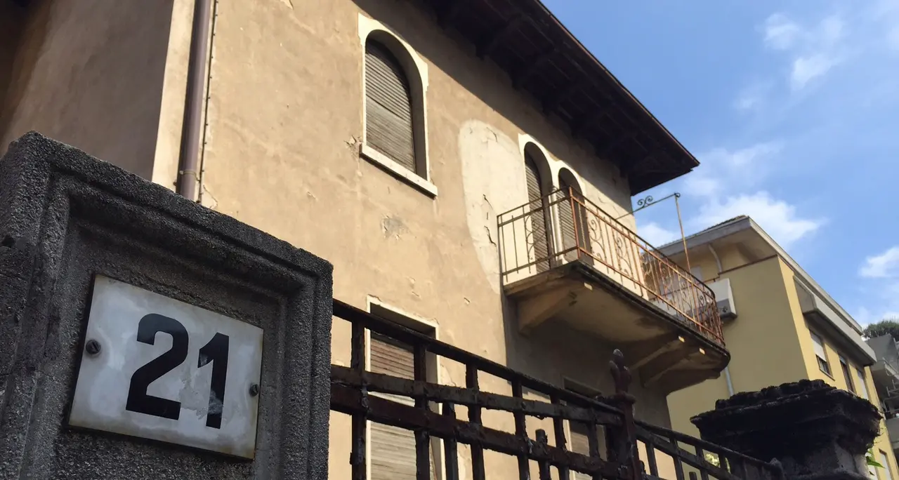 Per l'occupazione di «Villa Assillo» chiesto il giudizio per 15 anarchici