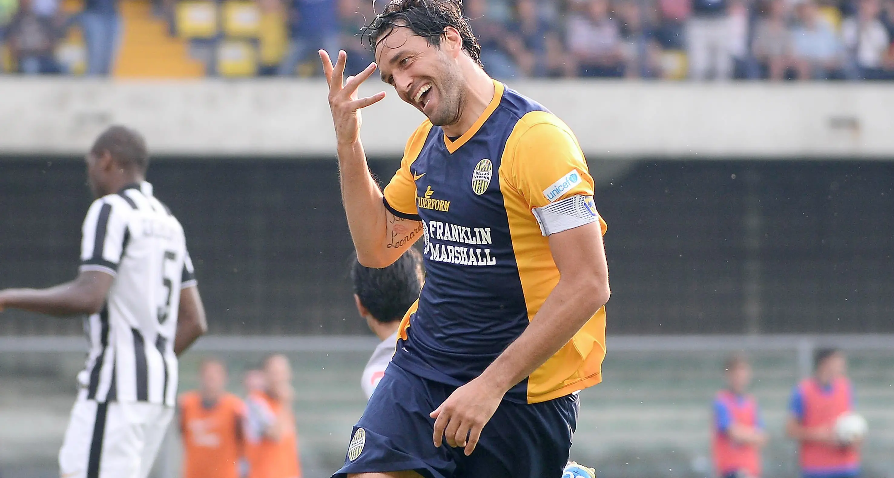 Verona-Juventus 2-2 Toni segna ed è bomber