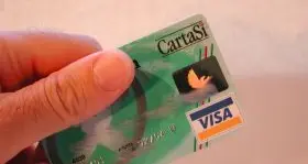 Shopping con la carta della madre In 6 mesi acquisti per 2.500 euro