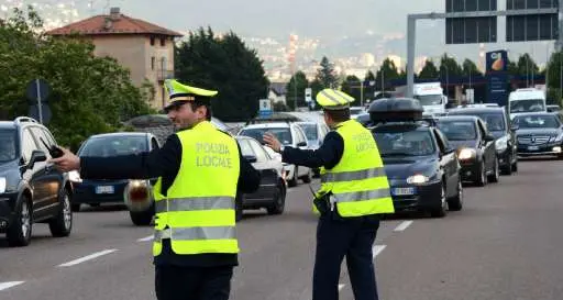 Il caso: agenti privati per la sede dei vigili