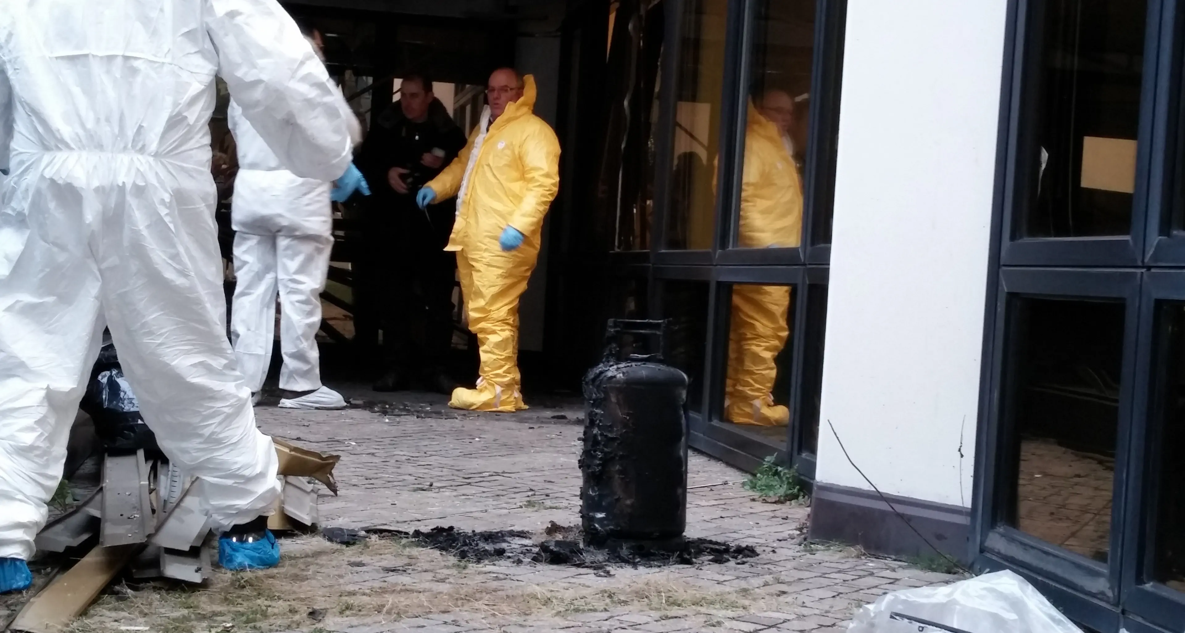 Gli anarchici rivendicano l'attentato al tribunale