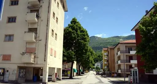 Viale dei Tigli: tre mesi per abbattere le palafitte