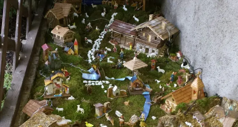 Fiaccolata nei presepi