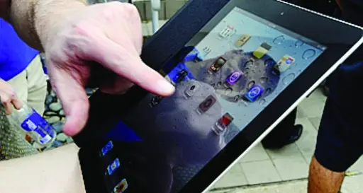 Rubano tablet a 16enne Arrestati: «Tentata estorsione»
