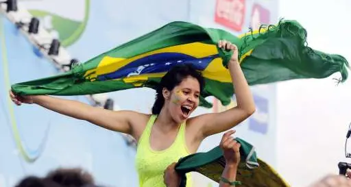 Tendenze 2016, in spiaggia arriva la moda carioca