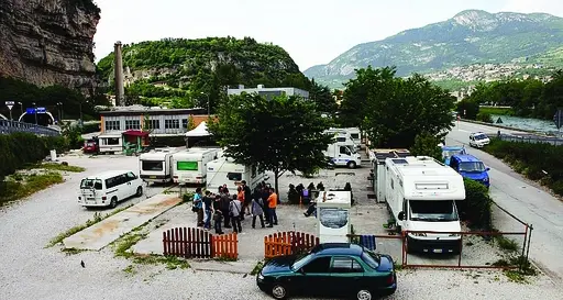 «Sinti, no alle microaree»