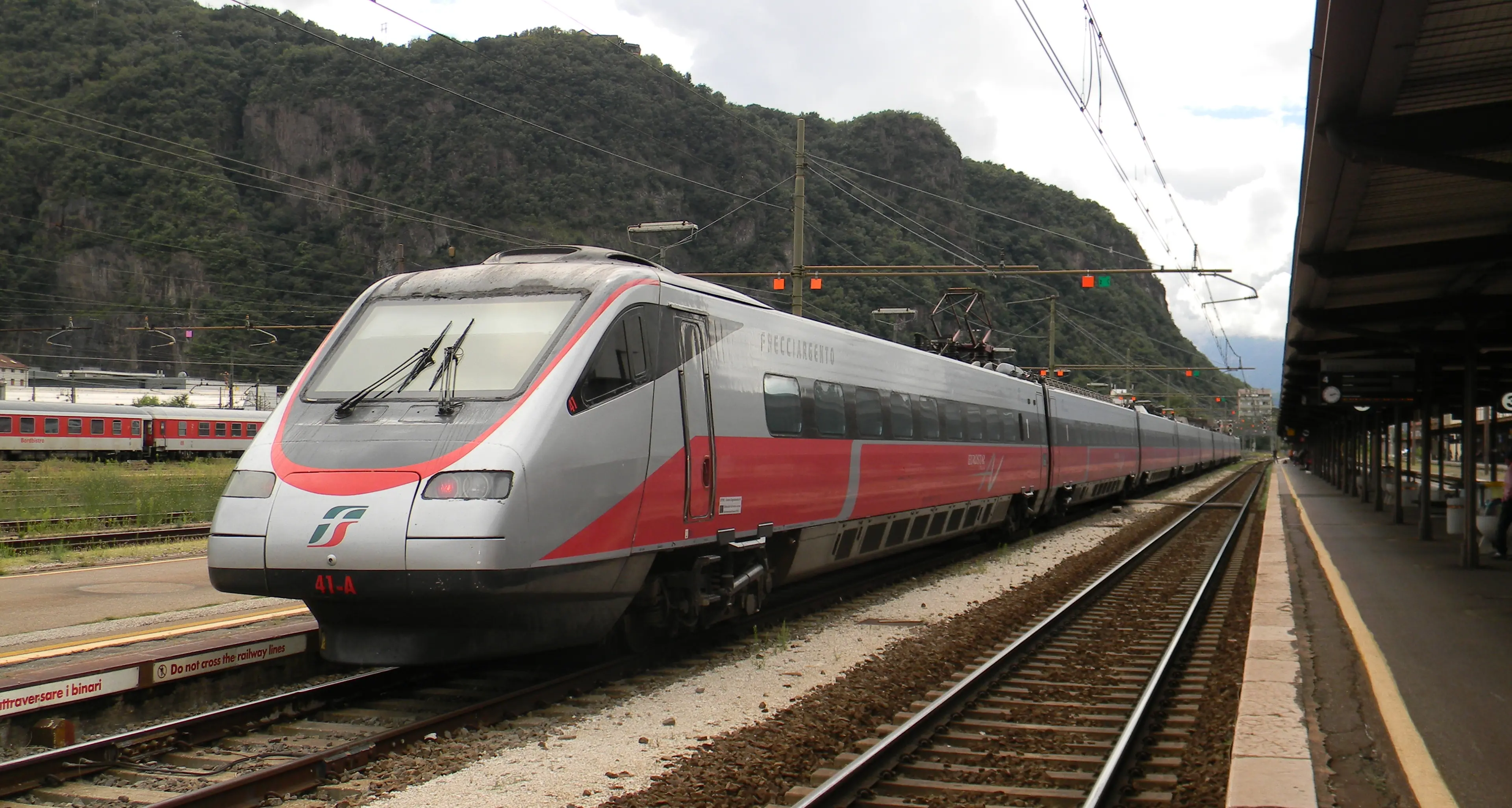 Molotov nel Frecciargento, si indaga per terrorismo