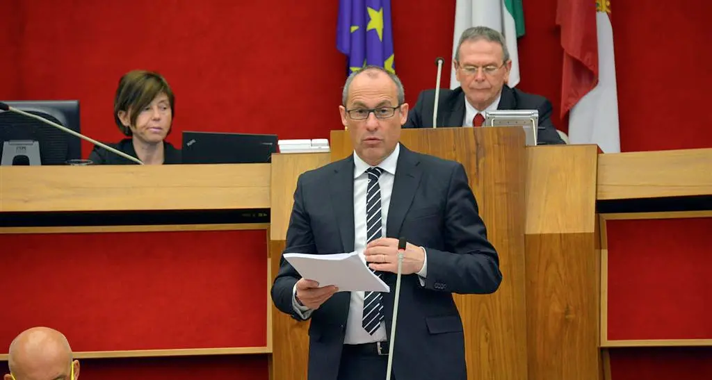 Scontro in consiglio provinciale sul caso Sacro Cuore