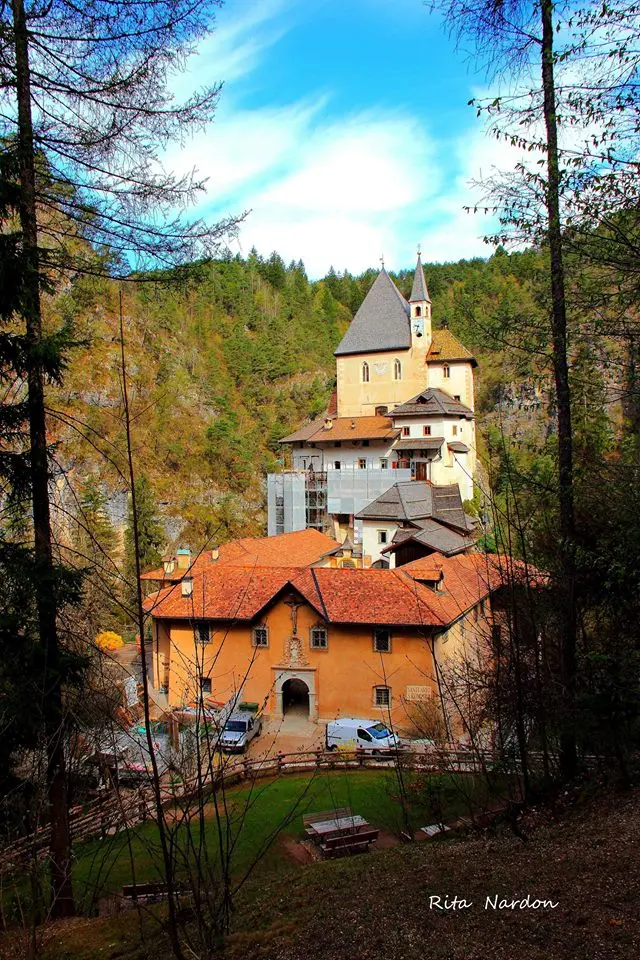 San Romedio: uno studio sulle fonti medievali