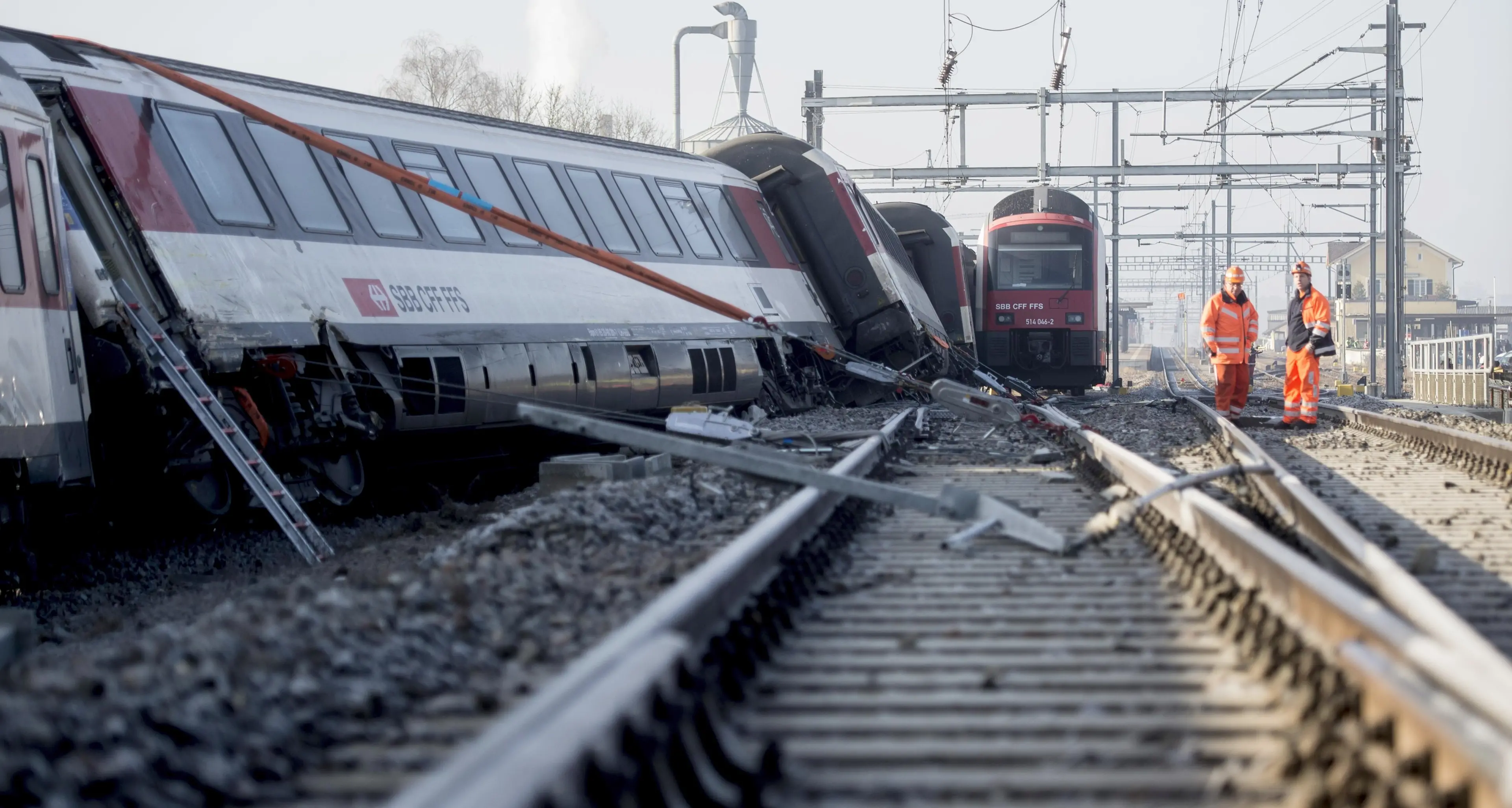 Svizzera, scontro fra un treno e un convoglio della metropolitana