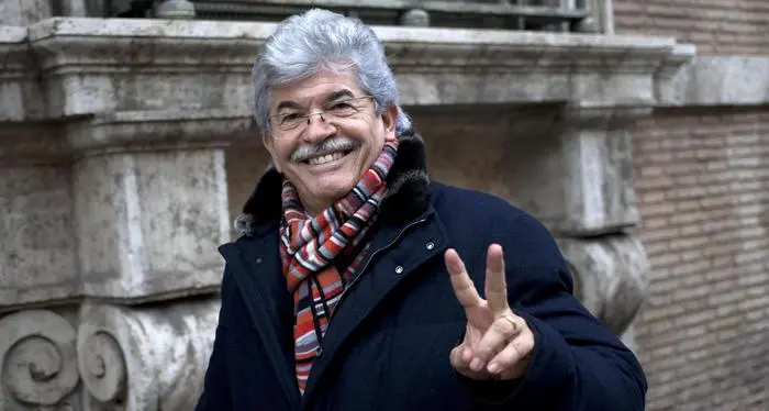 Il Razzi pensiero, tra Corea, calcio, mele e Trentino