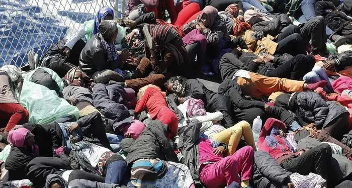 Migranti, tornano le tragedie in mare: 17 morti