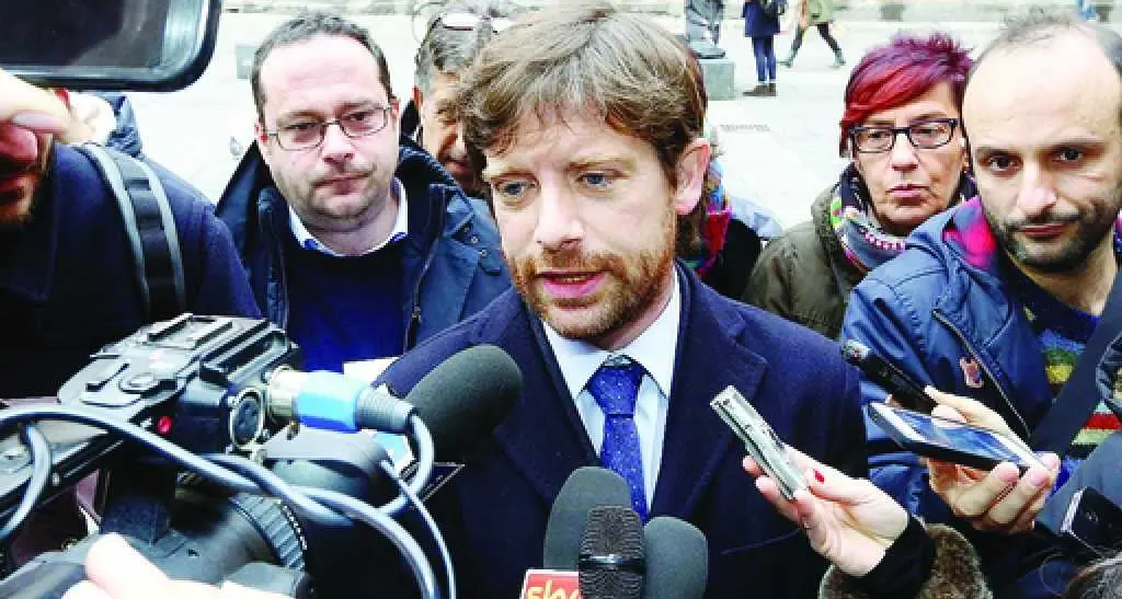 Pd sempre più nella bufera, Civati minaccia la scissione