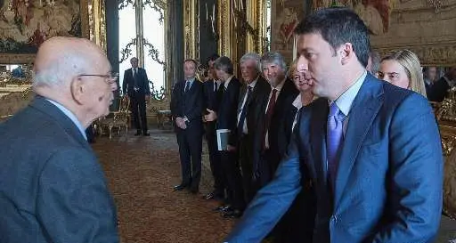 Napolitano si schiera con Renzi: nessuno osi bloccare il governo