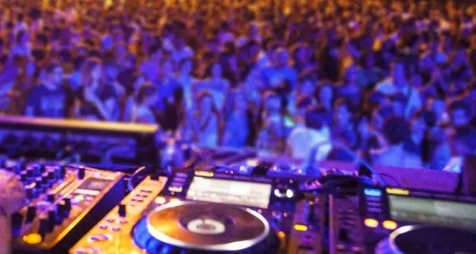 Navette di notte nella zona del divertimento «Il Comune collabori con i privati»