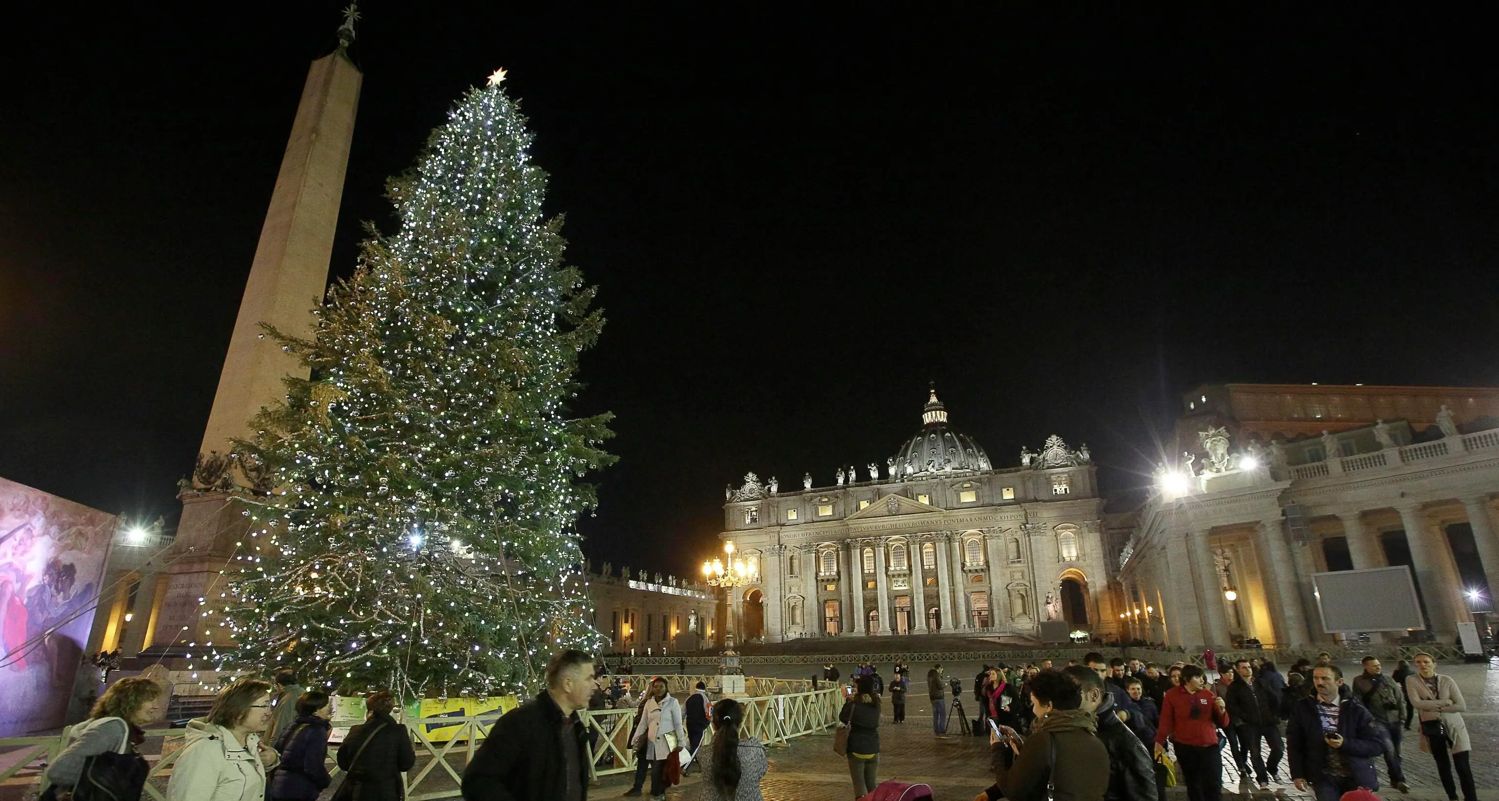 La metà degli italiani passerà Natale a casa per risparmiare