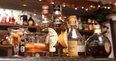 Alcol, il «binge drinking» porterebbe alla dipendenza