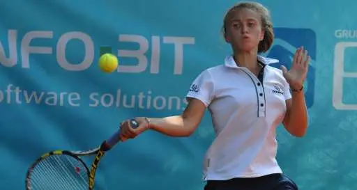 Tennis, Elisa Visentin e Pietro Pecoraro si fanno largo