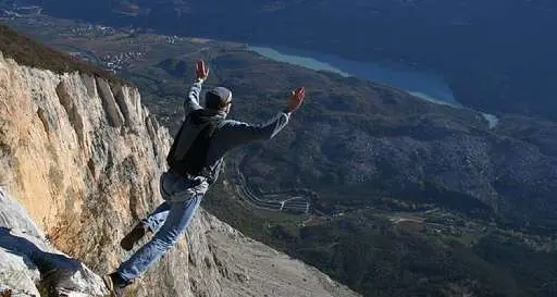 Ancora una vittima dal Brento. Salto mortale di un base jumper