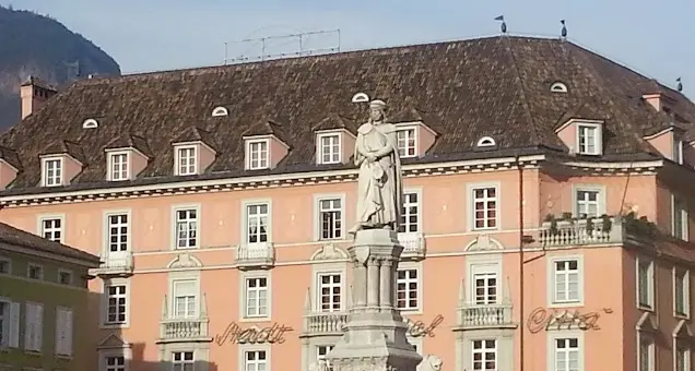 Bolzano, la Provincia presenta la riforma della scuola