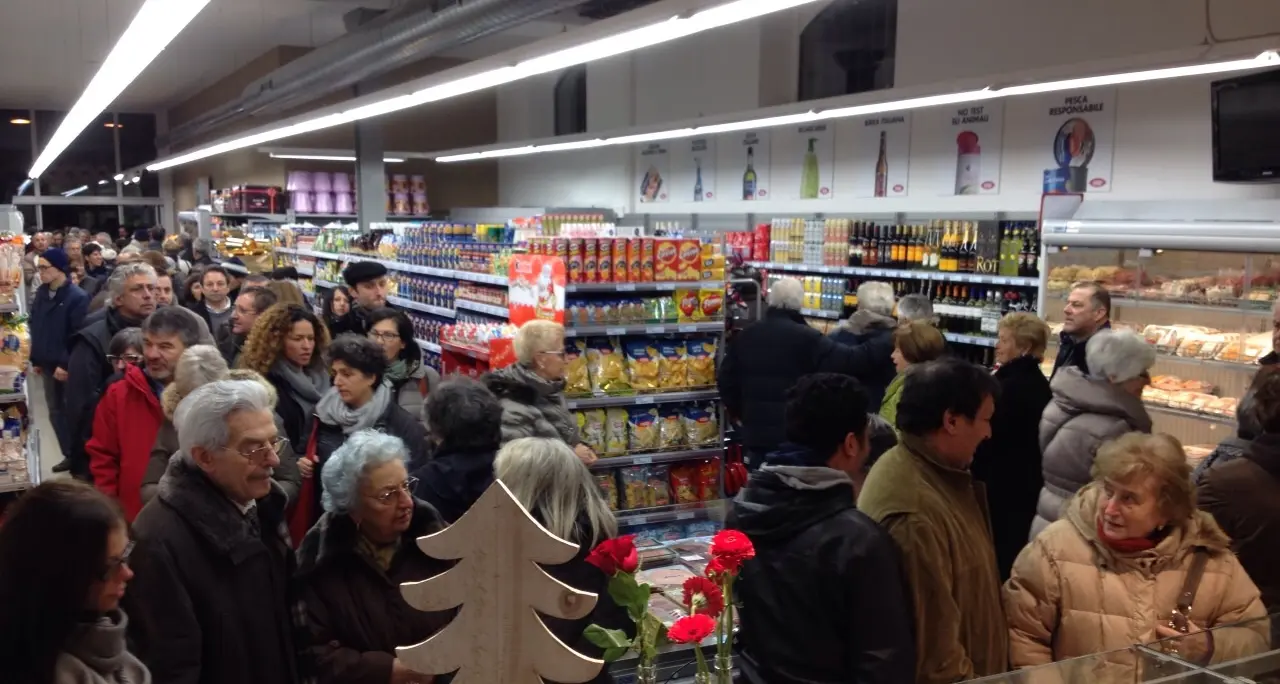 La Coop fa il pienone a Riva per il nuovo negozio