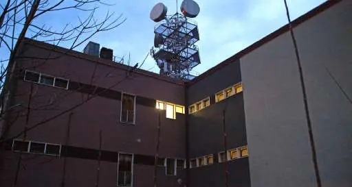 Attentato incendiario a un traliccio telefonico