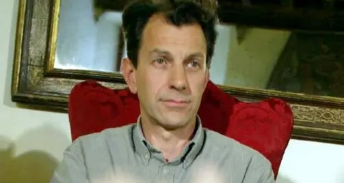 Infortunio per Roberto Leonardelli: ferite alla mano mentre taglia legna