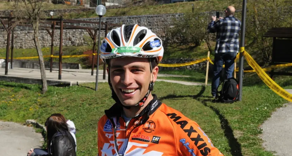 Andrea Righettini \"impenna\" Sua la UpHill di mtb Ala-Ronchi