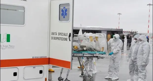 Ebola, in viaggio verso l'Italia il medico contagiato