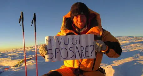 Proposta a ottomila metri. E dice dice sì