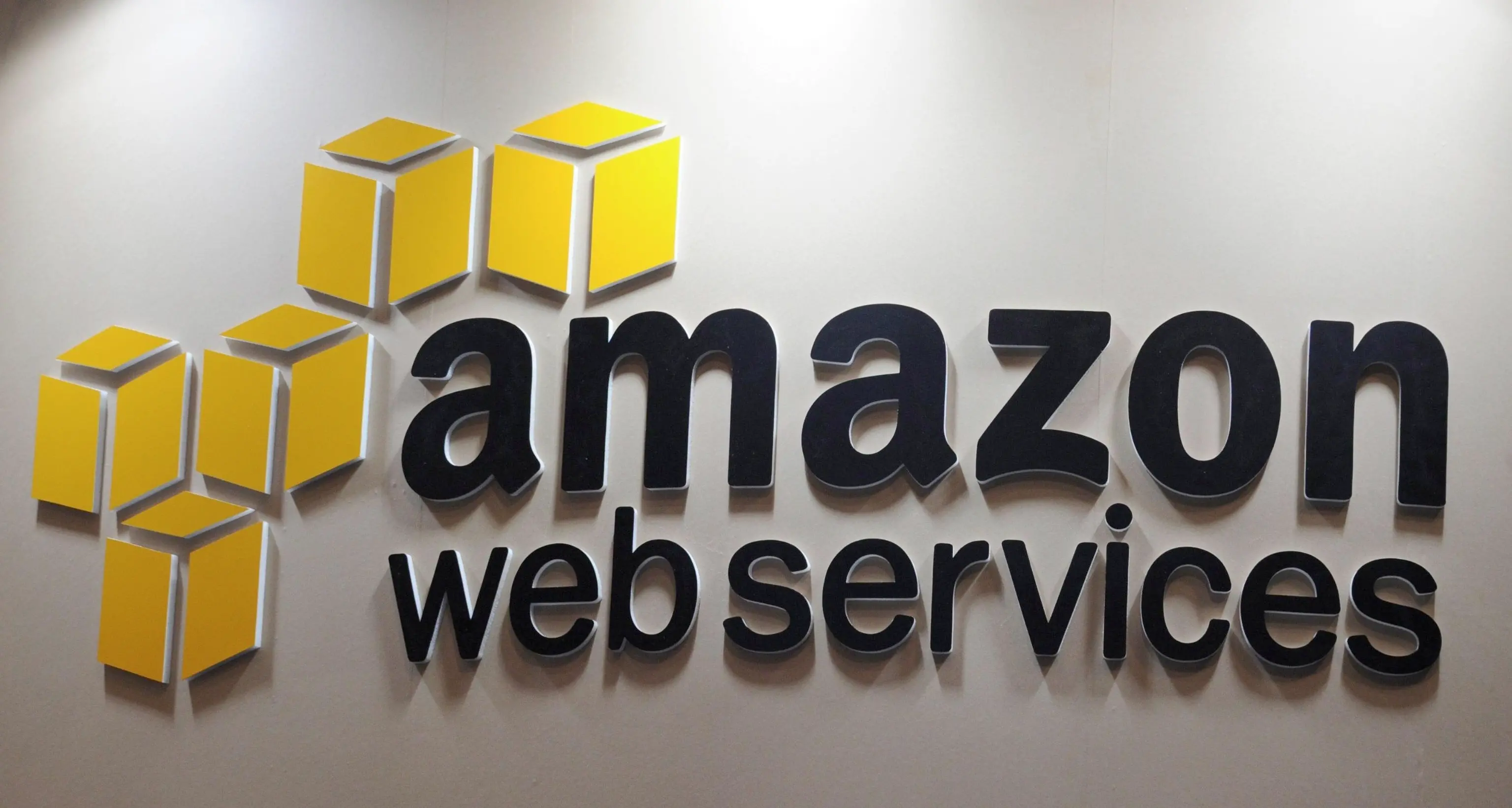 Amazon allarga il business: «vende» anche idraulici e meccanici