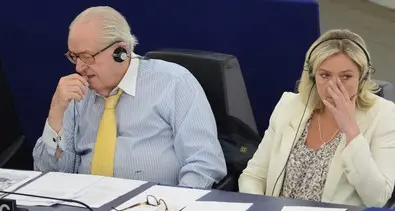 Front National sotto inchiesta, finanziamenti illeciti
