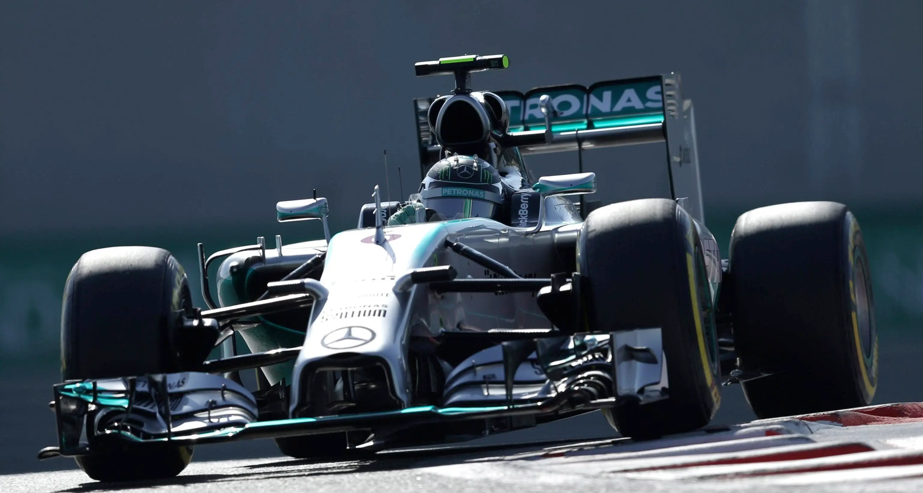 Formula Uno, la pole è di Nico Rosberg