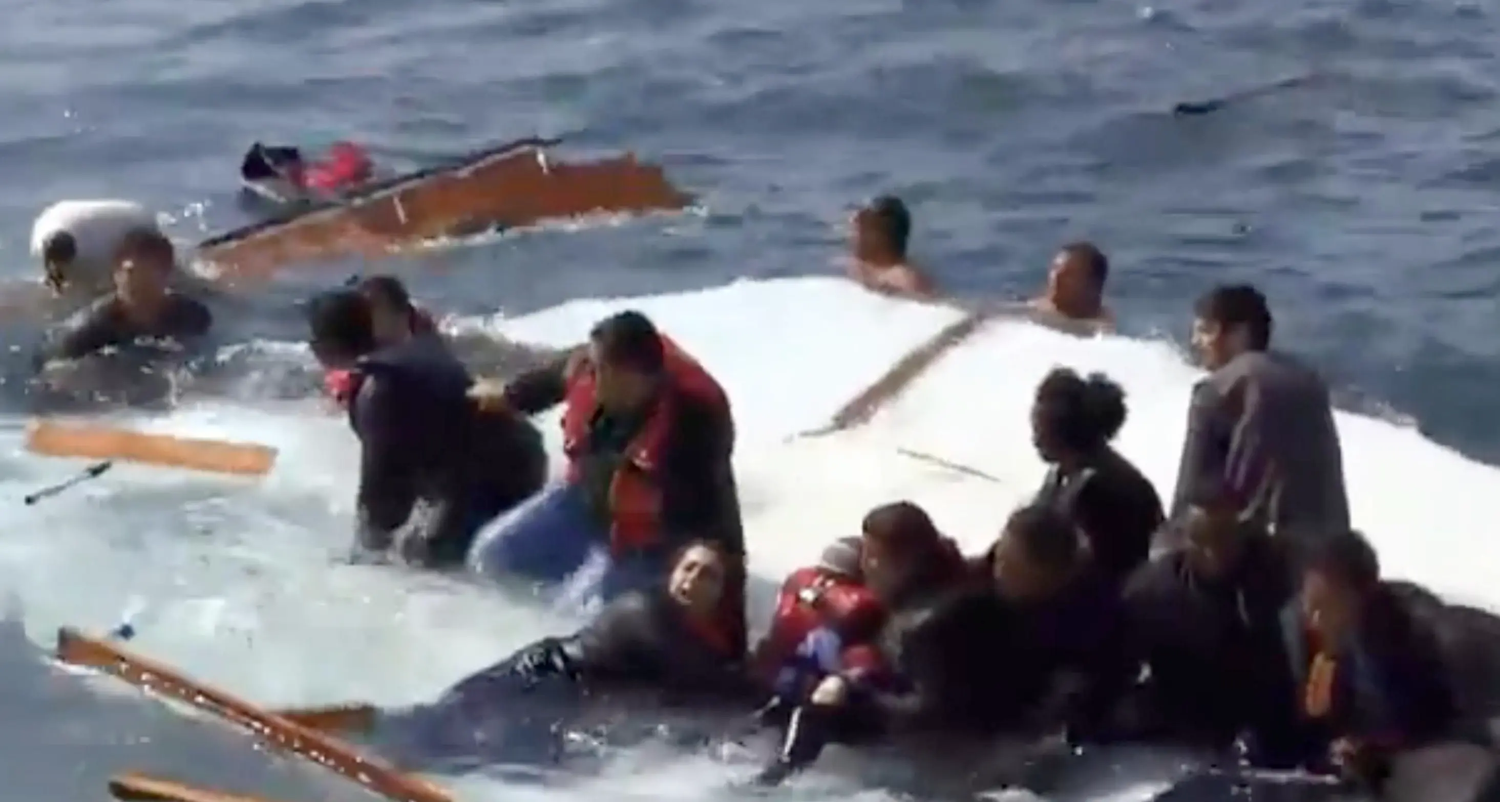 Naufragio al largo della Libia, Ventuno persone morte