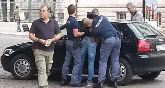 Spaccia davanti alla Provincia Arrestato dalla Polizia di Trento
