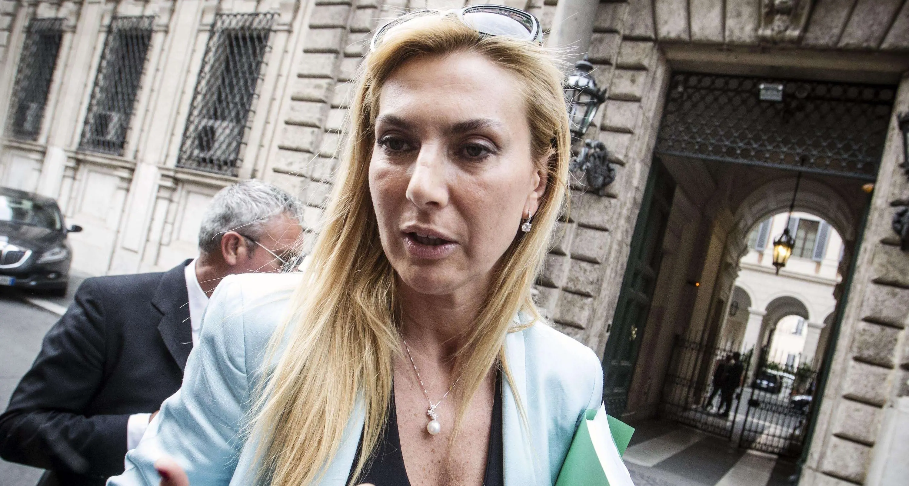 Autonomie da abolire? Biancofiore con la Boschi