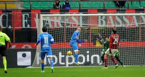Milan, altra domenica nera. Contestazione a San Siro