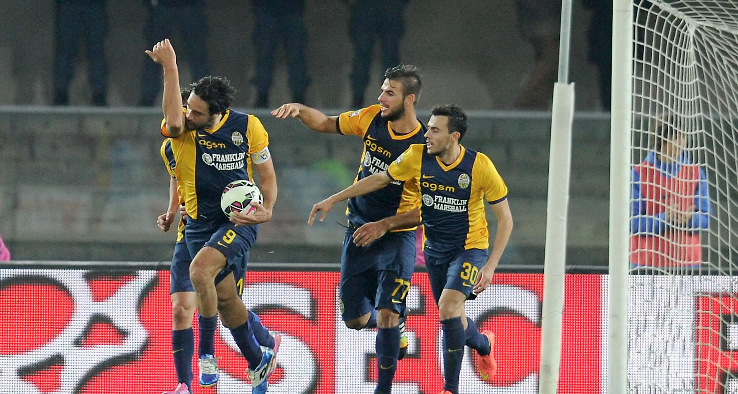 Vigile si dava malato per seguire le partite dell'Hellas Verona: indagato