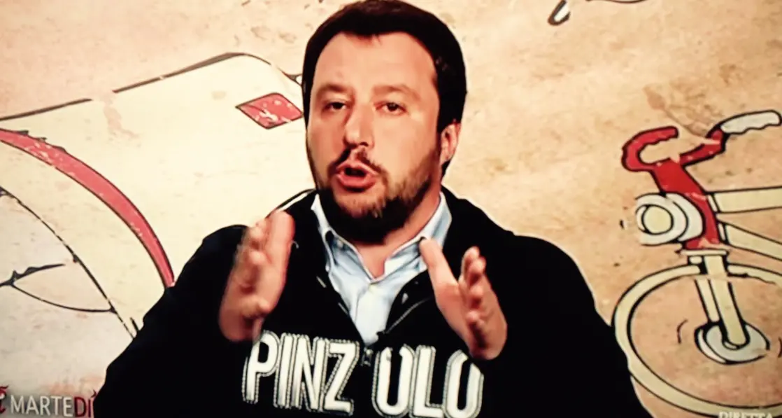 Salvini in tv a Ballarò con la felpa di Pinzolo
