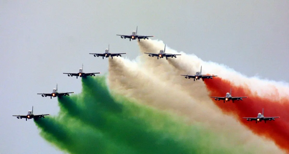 La Pattuglia acrobatica nazionale stenderà il Tricolore più lungo del mondo sull'Expo
