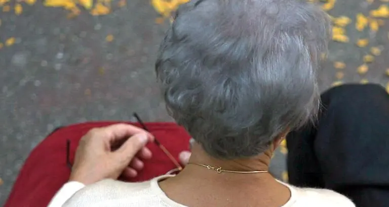 Sfrattata anziana di 99 anni La «salvano» i vicini di casa