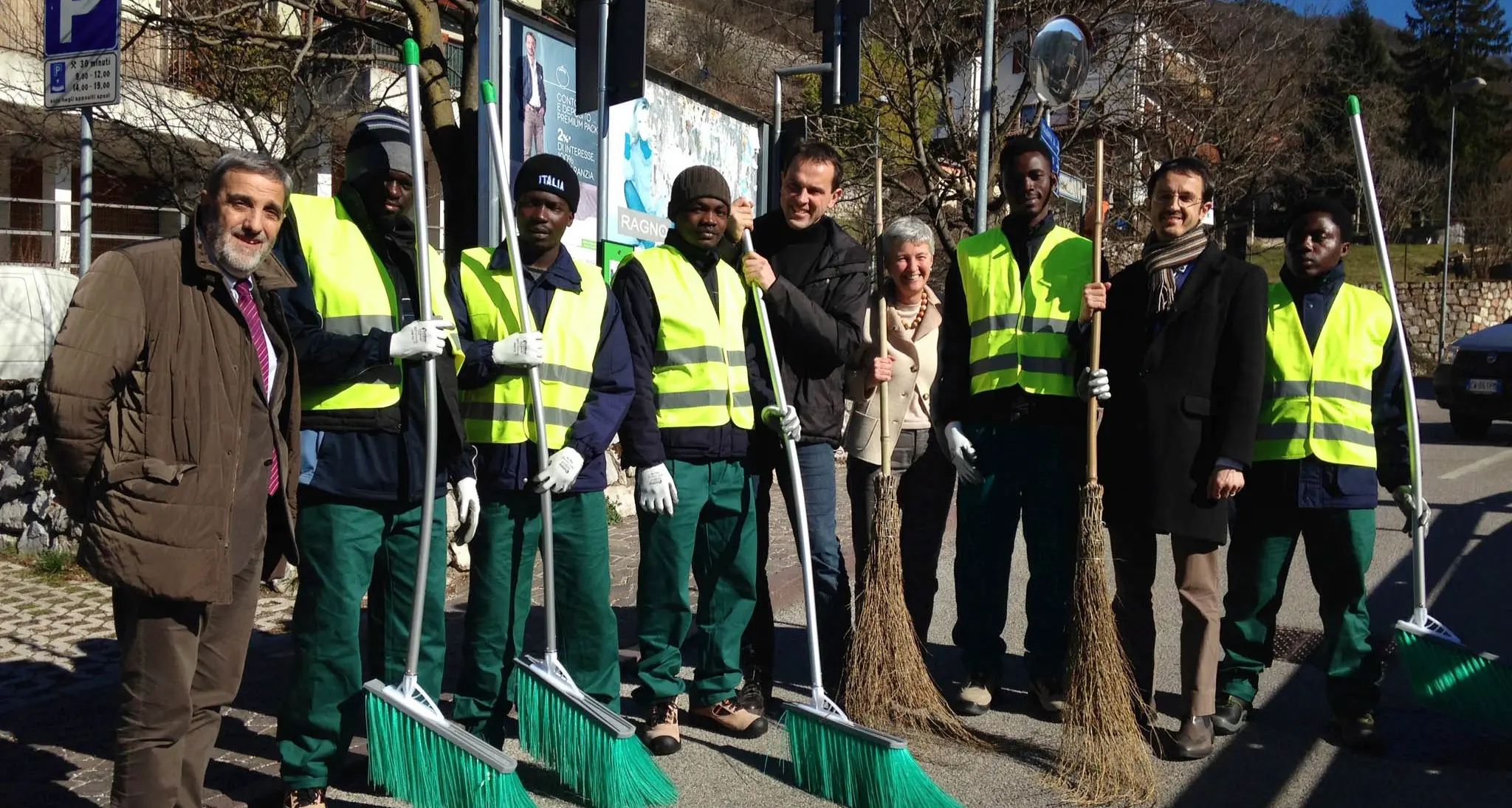 Rovereto, i profughi puliranno strade e parchi