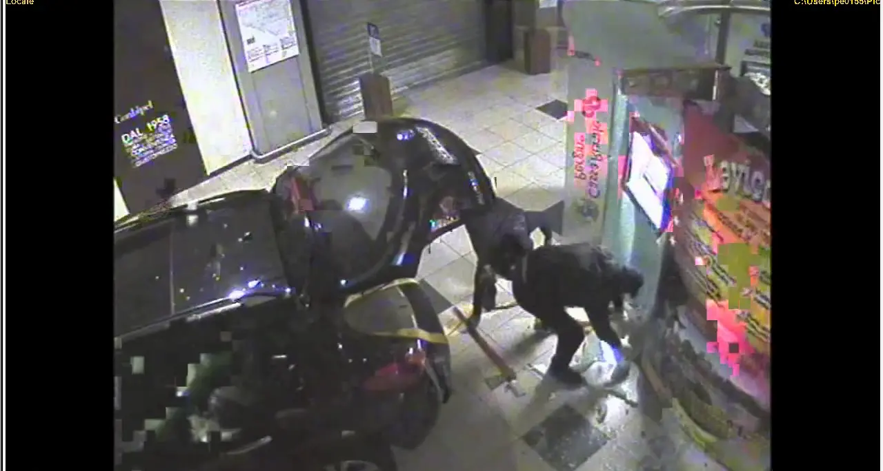 Pergine, spaccata allo Shop Center Colpo sventato dai carabinieri
