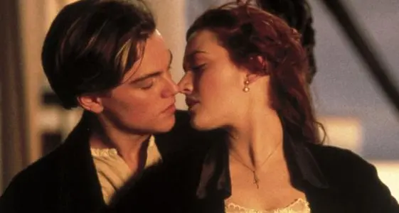 San Valentino, il concorso Adige-Vodafone per il bacio più bello Pubblicate i vostri «selfie» con #sanvalentinoconladige