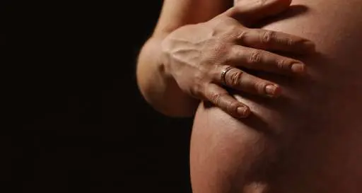 «Mi hai abbandonata, ma grazie di avermi dato la vita»