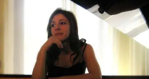 Monica e il pianoforte Il suo sogno già realtà