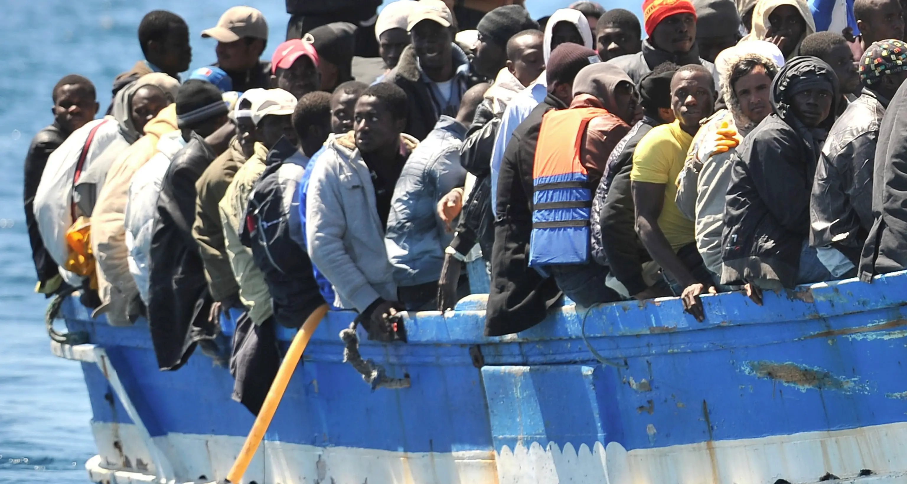 Strage di migranti uccisi dal freddo nel Canale di Sicilia