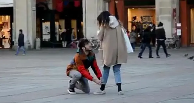 Hipster avvisati: il primo aprile è la Giornata nazionale contro il risvoltino
