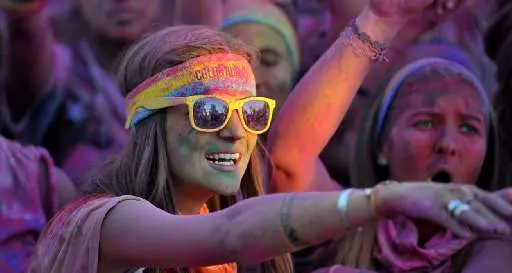 A Trento tutti di corsa per la «The color run»