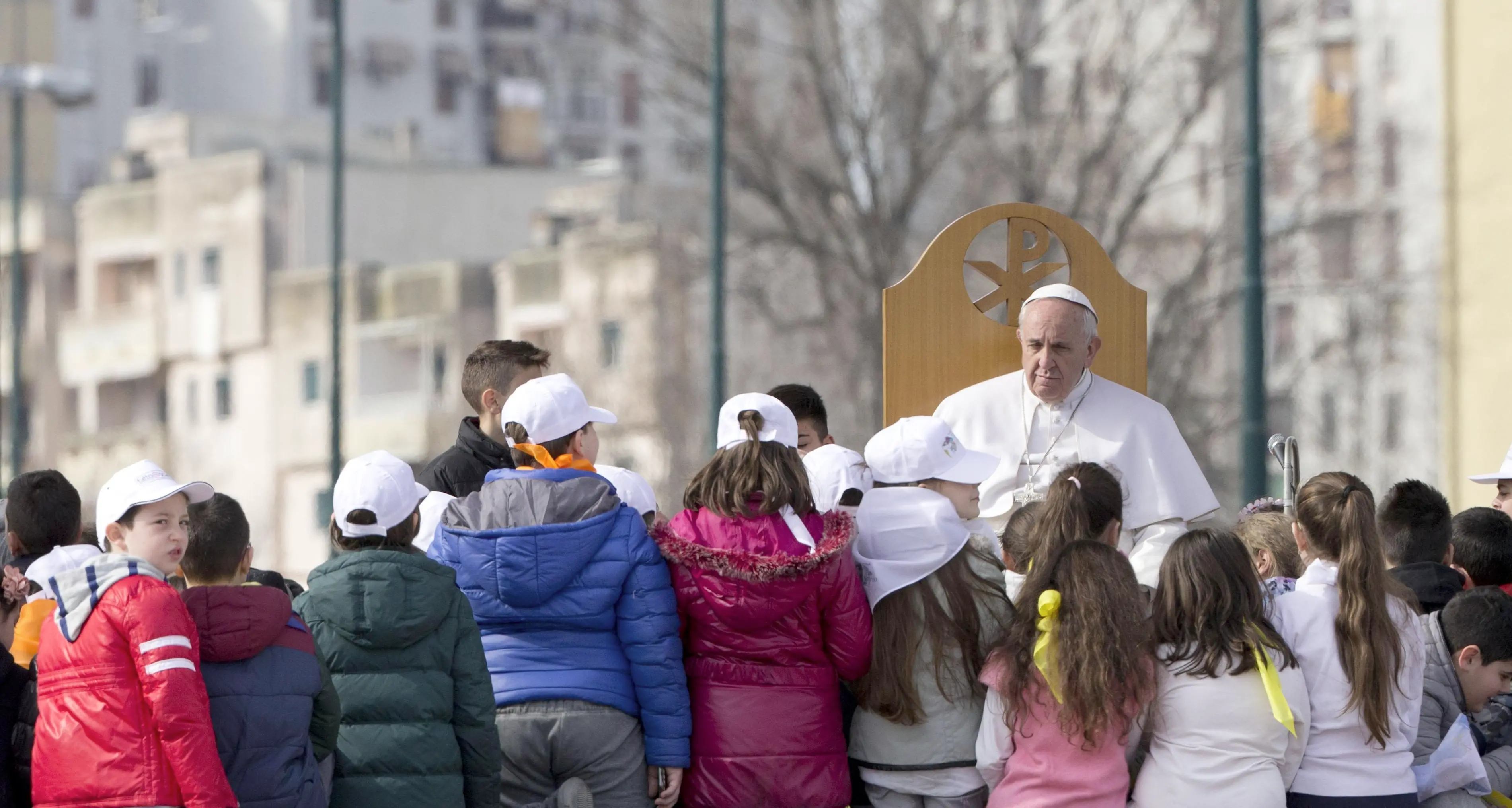 Papa Francesco a Pompei e a Napoli accolto da migliaia di fedeli